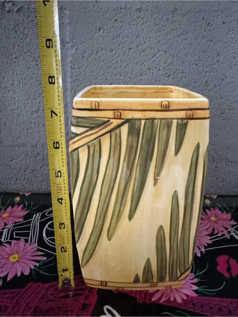 Island plantations Hand-Painted Green Leaf Ceramic Vase